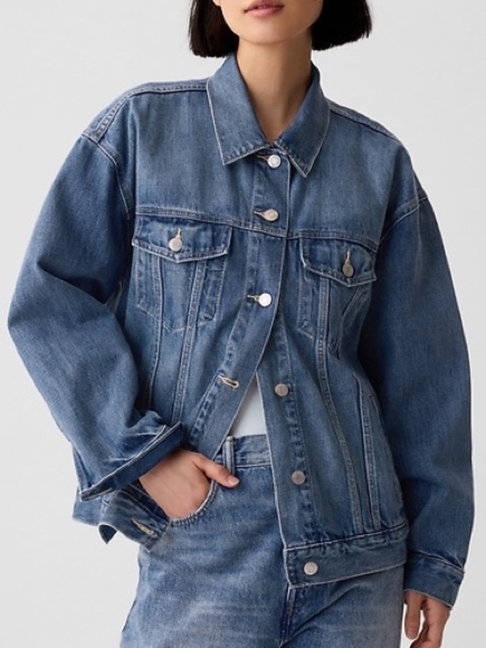 GAP Women's Medium Blue Denim Jacket